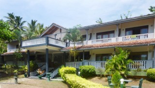 Entrance to Kingdom Resort