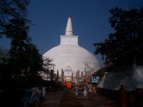 anuradhapura-sri-lanka-holidays