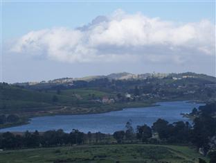 Lake Gregory in the vicinity of Rock Hotel Nuwara Eliya, Sri Lanka